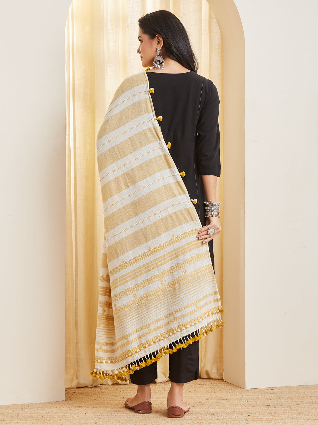 Dhara sand and ivory dupatta