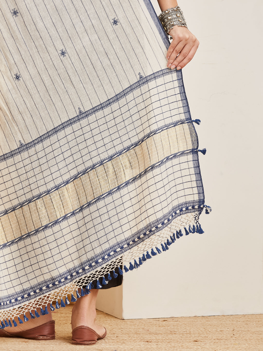Barkha dupatta pinstripe weave detail