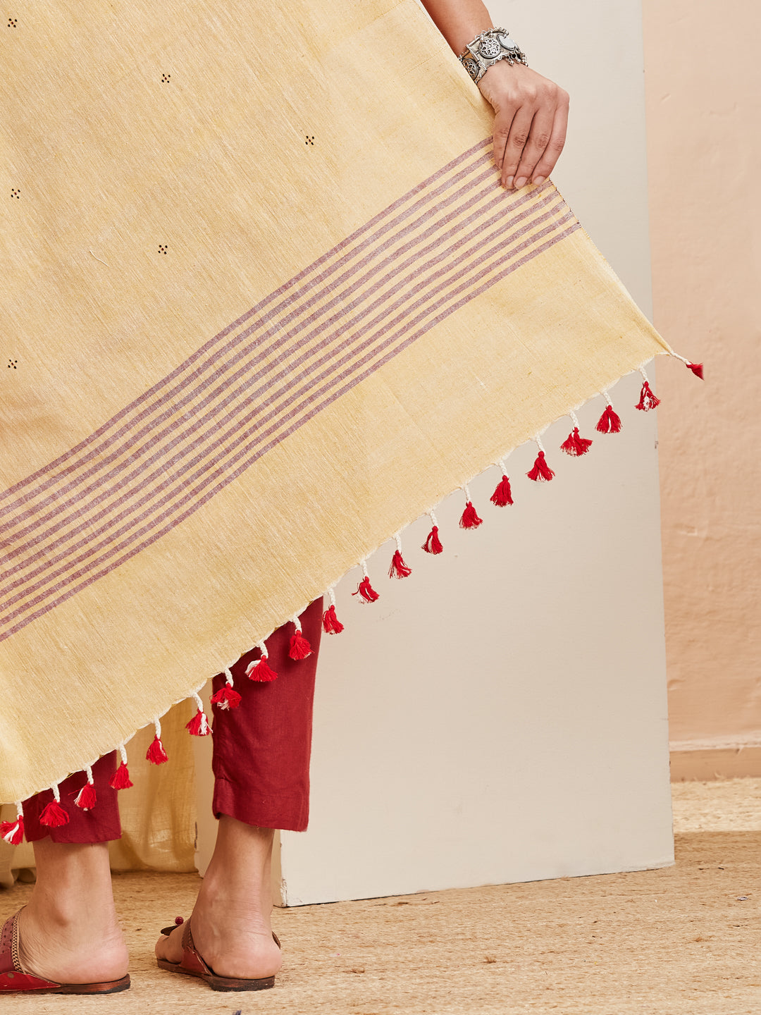 Ketaki dupatta Tangaliya daana dot detail