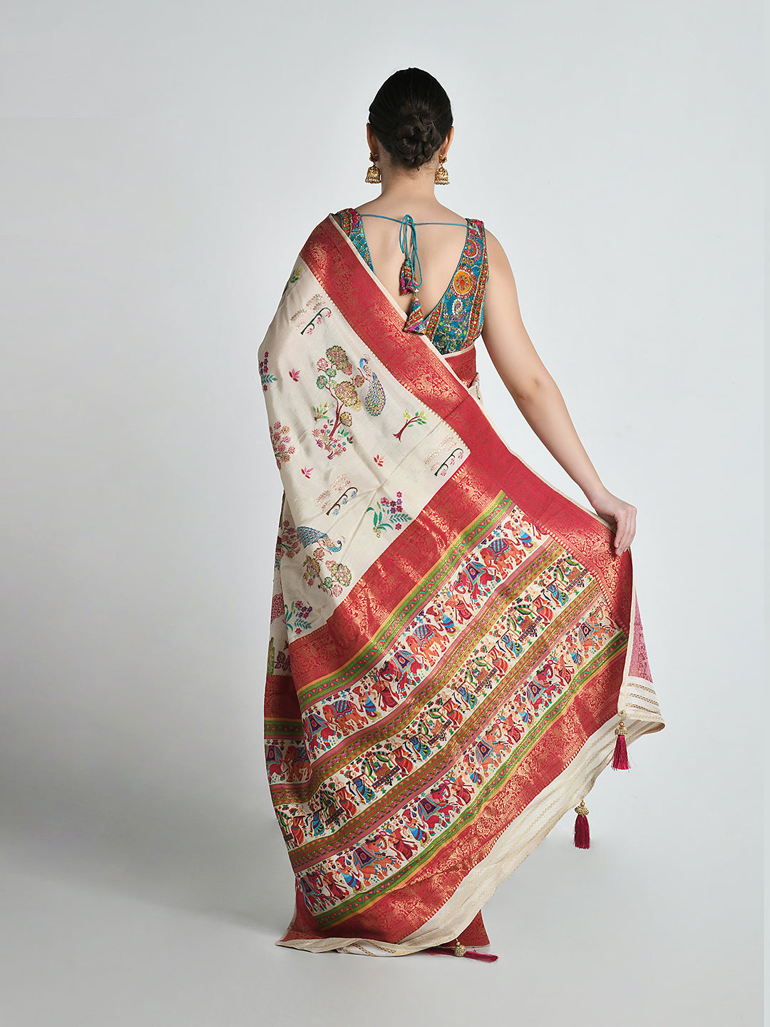 Radha Ivory Kalamkari Silk Saree – studio shot 8