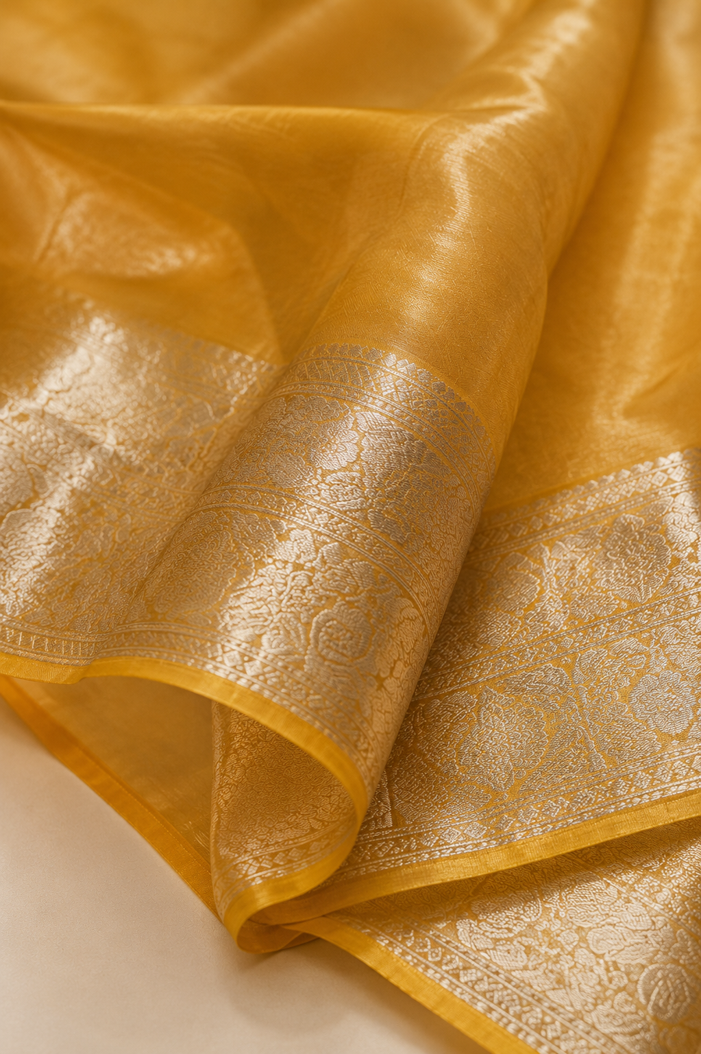 Aparajita Vishnupriya light yellow tissue silk saree, drape detail